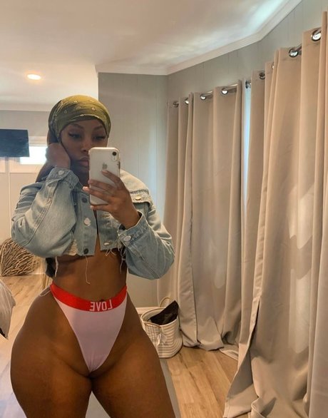 sobomb model perfect photos