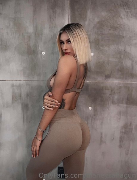 Dianey Sahagun porn model photo