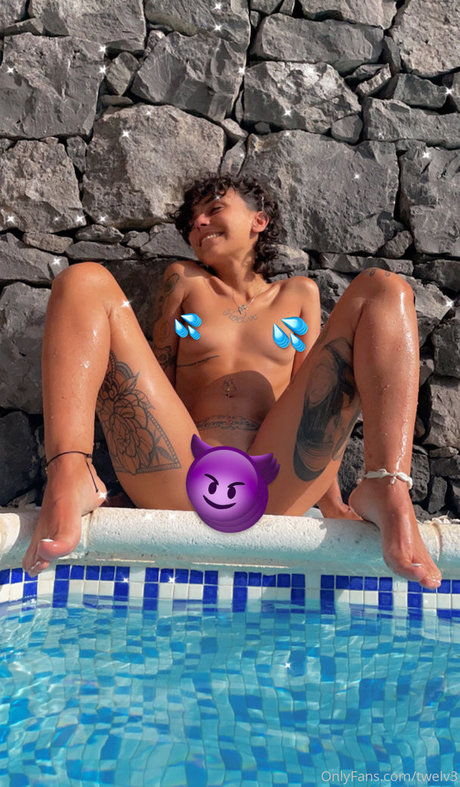 Twelv3 naked pornstar pictures