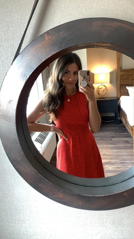 Adriana Mae star high quality image