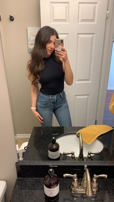 Adriana Mae porn actress pictures