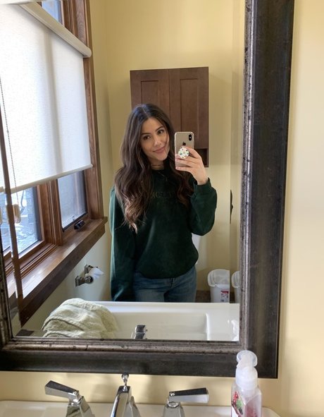 Adriana Mae free model gallery