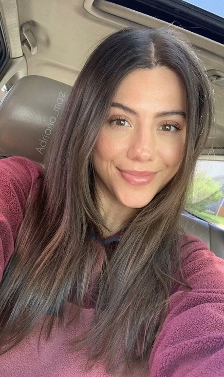 Adriana Mae erotic model photo