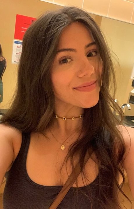 Adriana Mae pornstar naked galleries