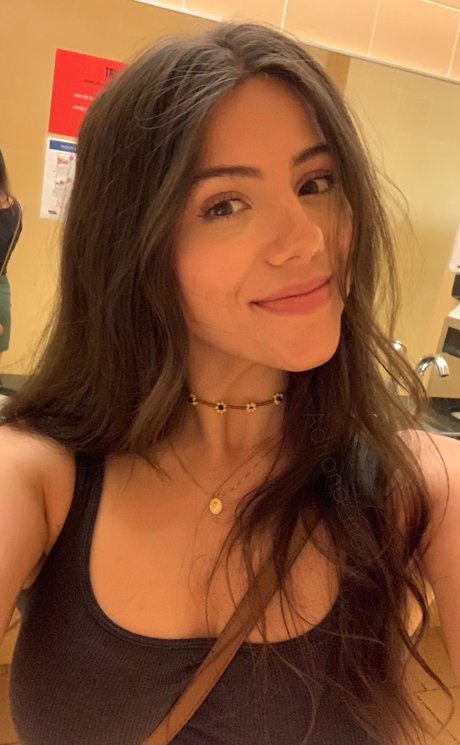 Adriana Mae nice star picture