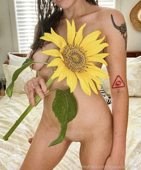 Tiyana Jovovich exclusive model archive