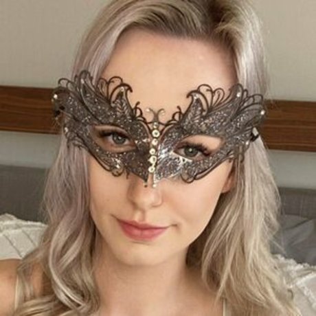 xoryleigh model adult gallery