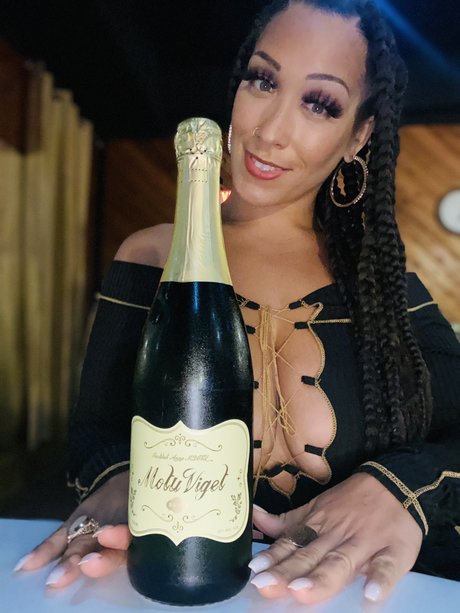 Kendra Kouture exclusive star picture