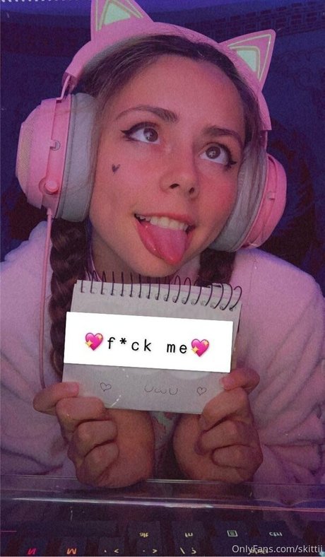 Skittii top model picture