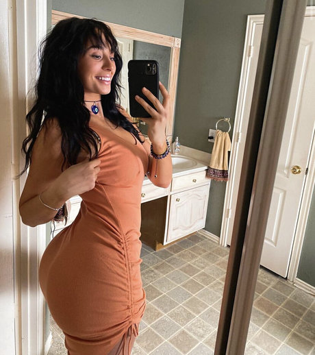 Thicc ass Caitlin coops model free images