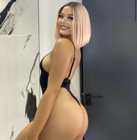 Marylneal pornstar exclusive pictures