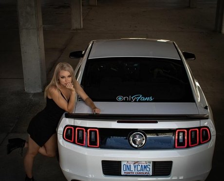 UrEbabe pornstar art picture