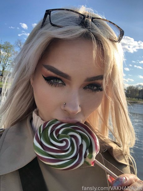 Vakhanalia model nude photo