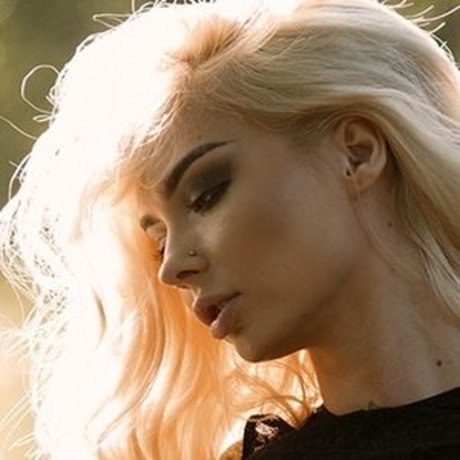 Vakhanalia exclusive model img