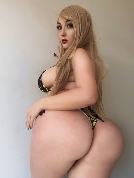 erineevee model perfect archive