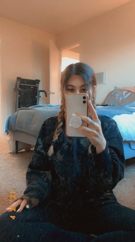 Maddiebelle sexy star images