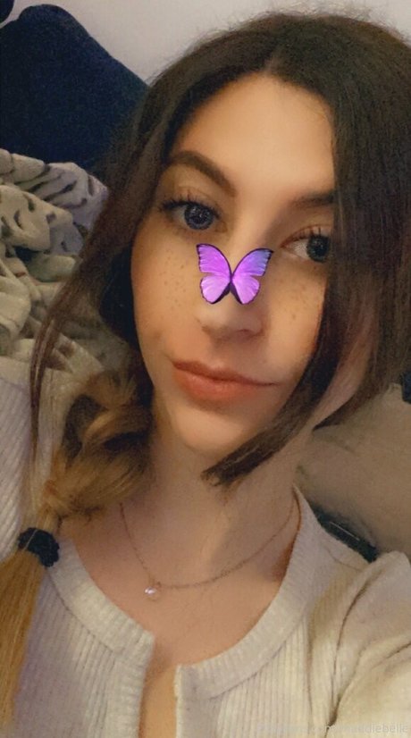 Maddiebelle model nude photo