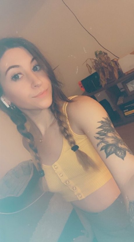 Maddiebelle xxx actress pics