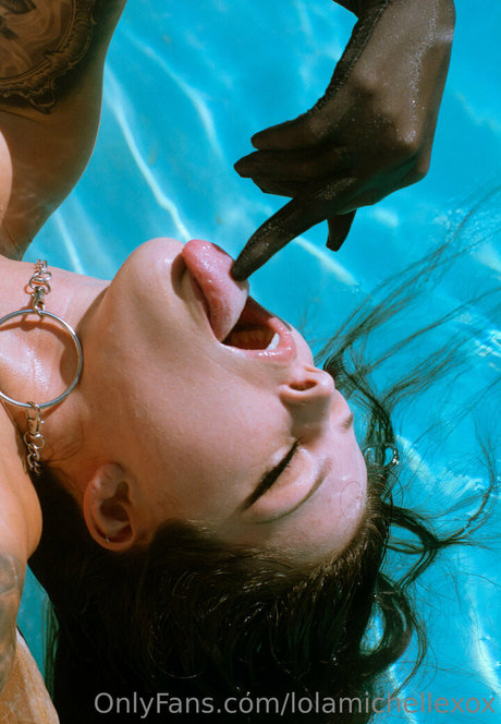 Lola Michelle nude model images