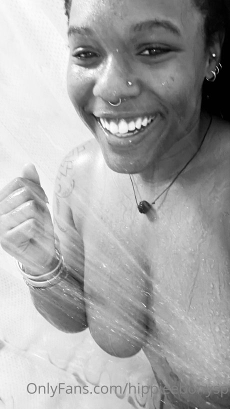 HippieEbony model nude images