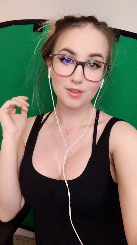 Maruwins model nudes pictures