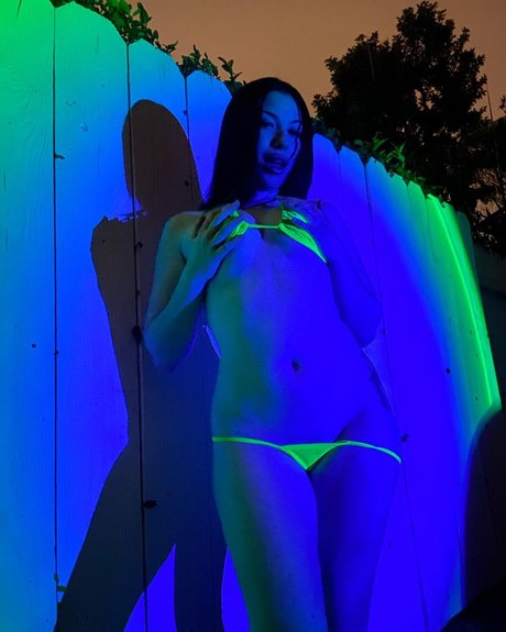 Hollyxobaby nude actress pics