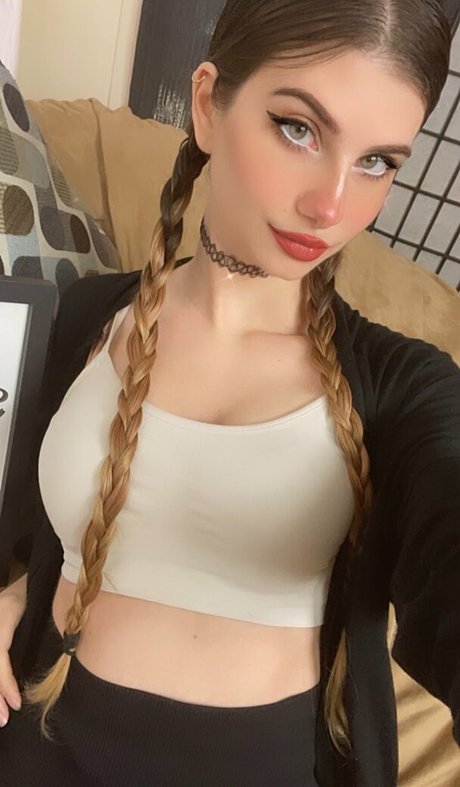 Conmiele free pornstar pics