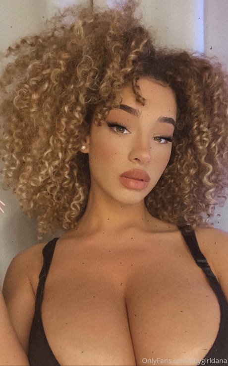 Dana Curly star pretty image