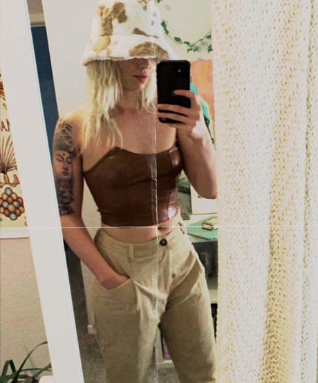 theenicolehammond star nice gallery