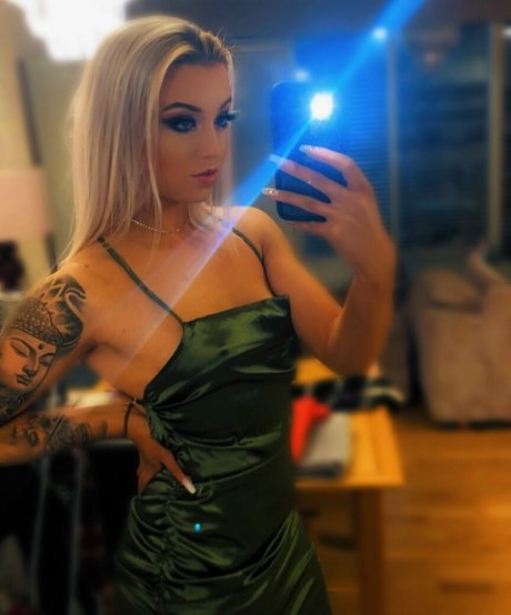 theenicolehammond hot star pics