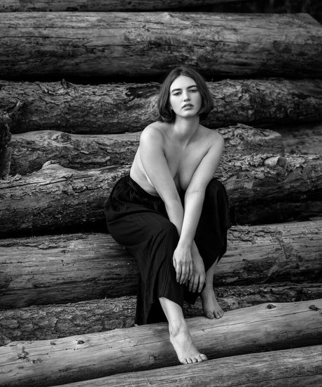 Anna Tauber top actress image