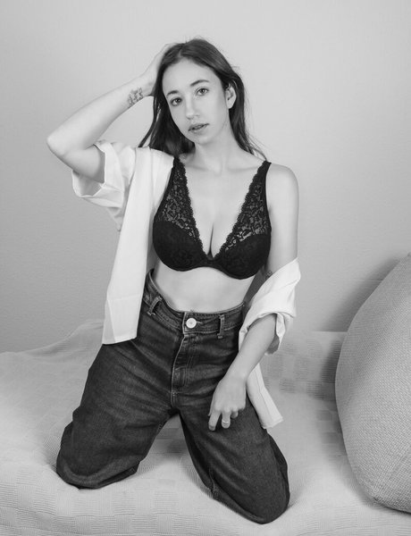 Lada Amores free star pics