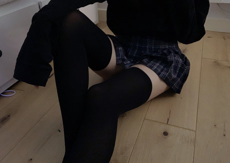 Saiiren pornographic model pics