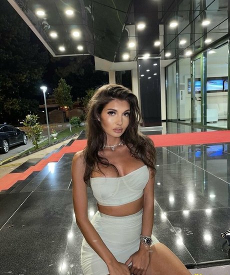 Adriannalinnaa model xxx photos