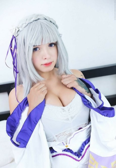 Hana C4 model perfect photos