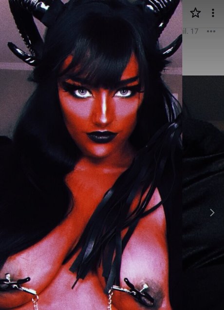 Peachling nude pornstar photo