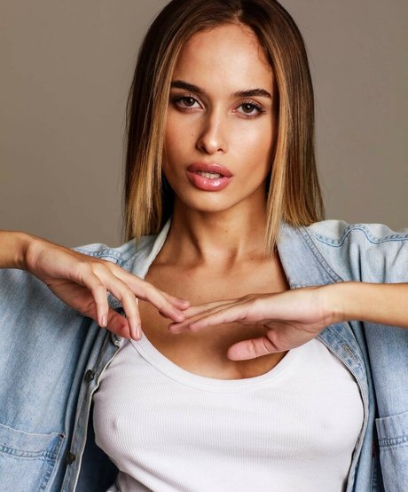 Anna Cangussu model high quality photos