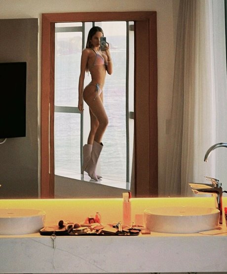 Anna Cangussu pornstar sexy gallery