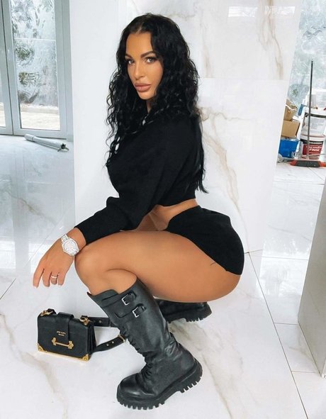 Celine Centino pretty model image