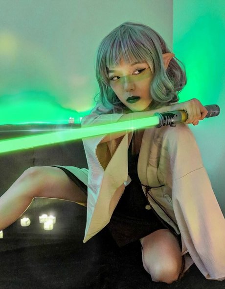 Colourmoichic high quality actress picture