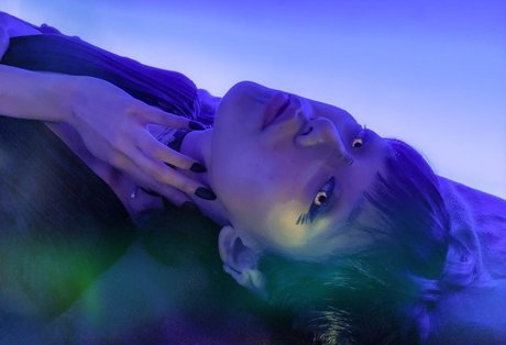 Colourmoichic hd actress pics