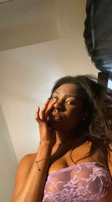 Annah Nicki Smith star beautiful pic