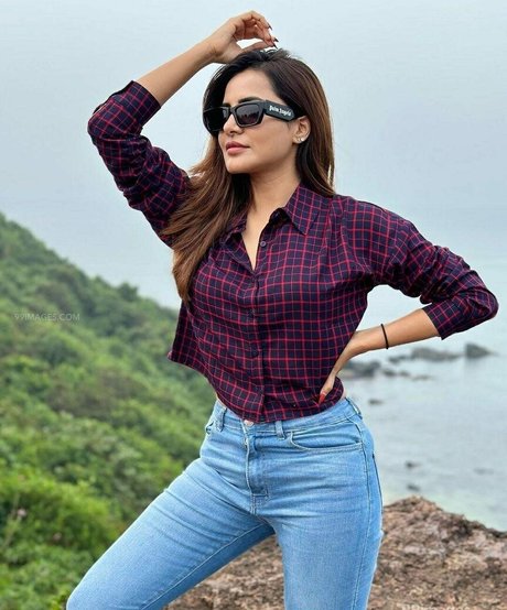 Ashu Reddy beautiful pornstar image