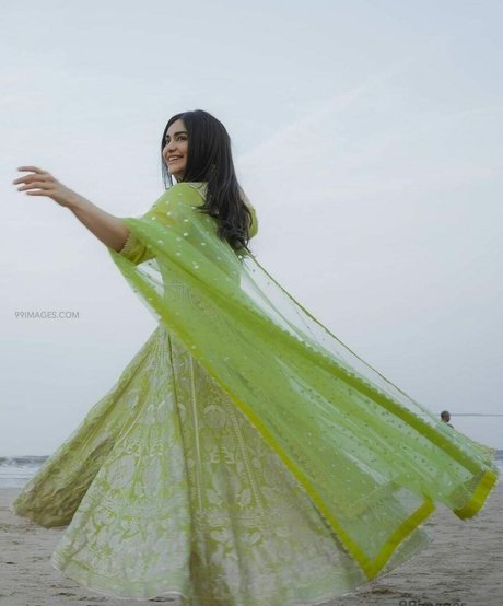 Adah Sharma model archive