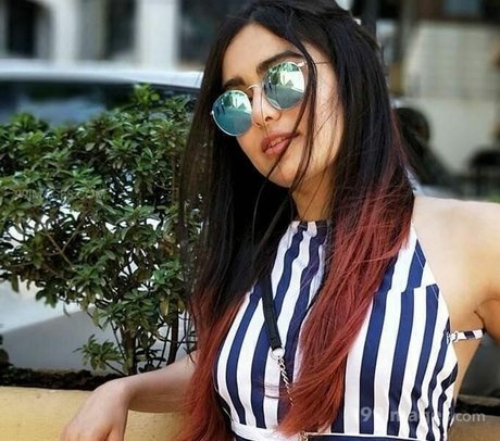 Adah Sharma high quality star galleries