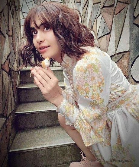 Adah Sharma free model photo