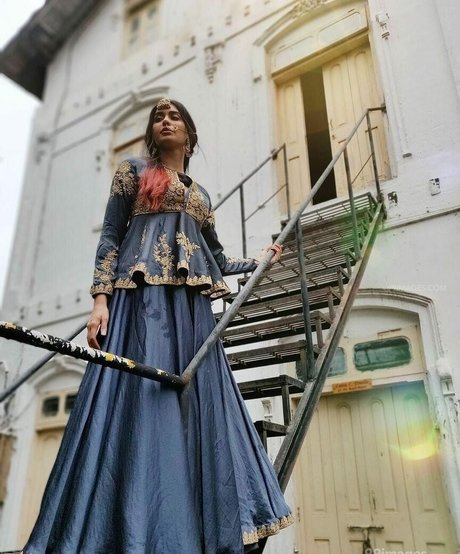 Adah Sharma model beautiful picture