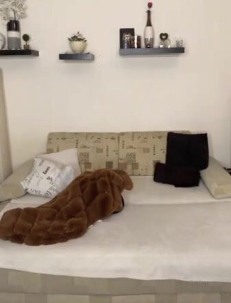 Hunter v90 hot model pic