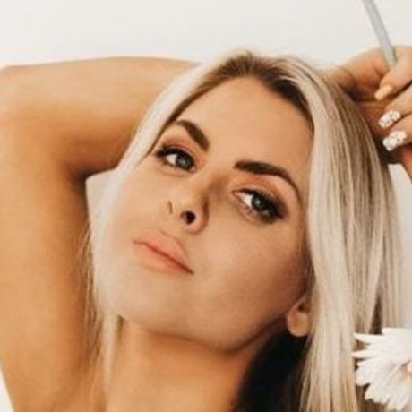 Hawaii Rae hot star img