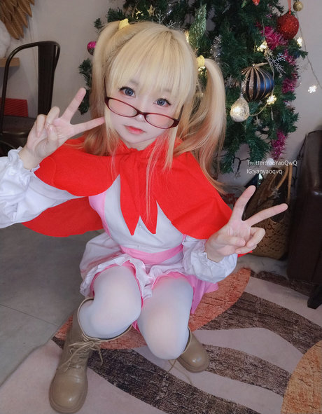 YaoYao nude star photo